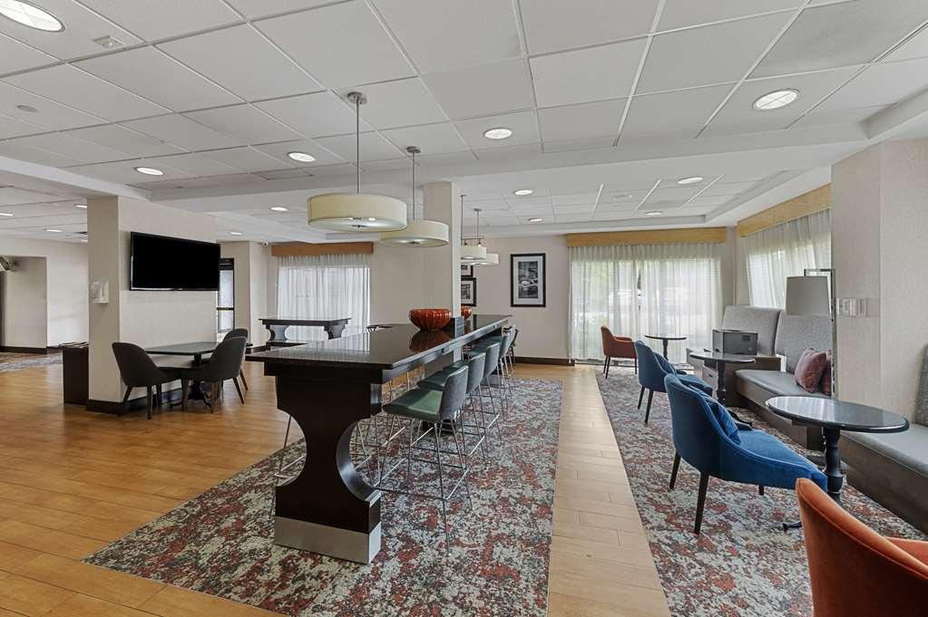 Hotel Hampton 3*