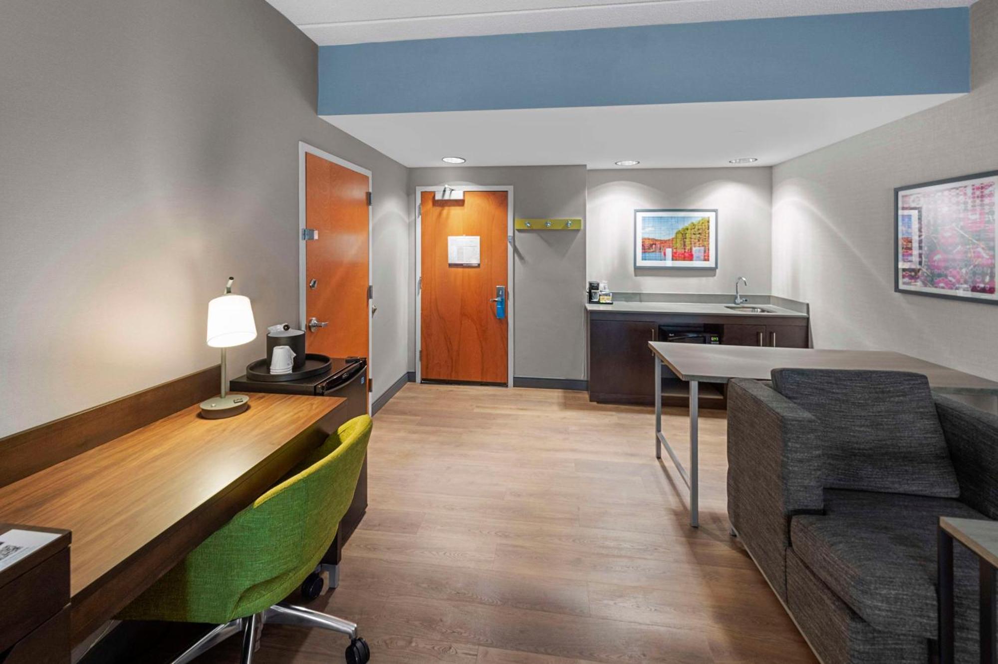 Hotel Hampton 3*